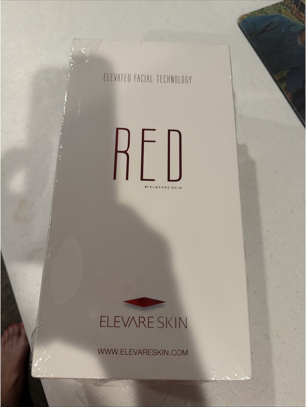 Elevare Skin RED Infrared Light Therapy for Face & Skin, White/Red Used Once!